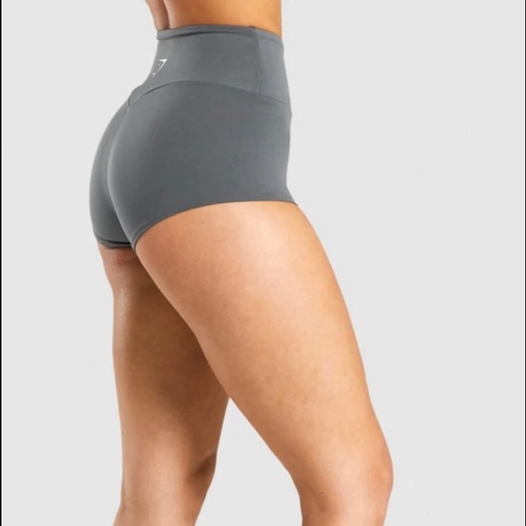 Gymshark Pants - Gymshark short length training short in burgundy